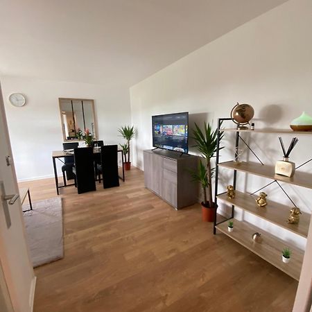 Appartement 59M2 Professionnel Ou Familial Saint Quentin En Yvelines Montigny-le-Bretonneux Eksteriør bilde